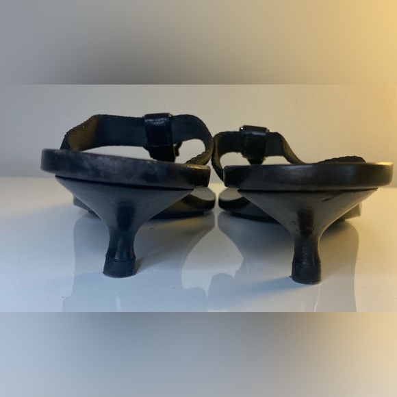 GUCCI INTERLOCKING “GG” KITTEN HEEL THONG SANDAL - Picture 4 of 7